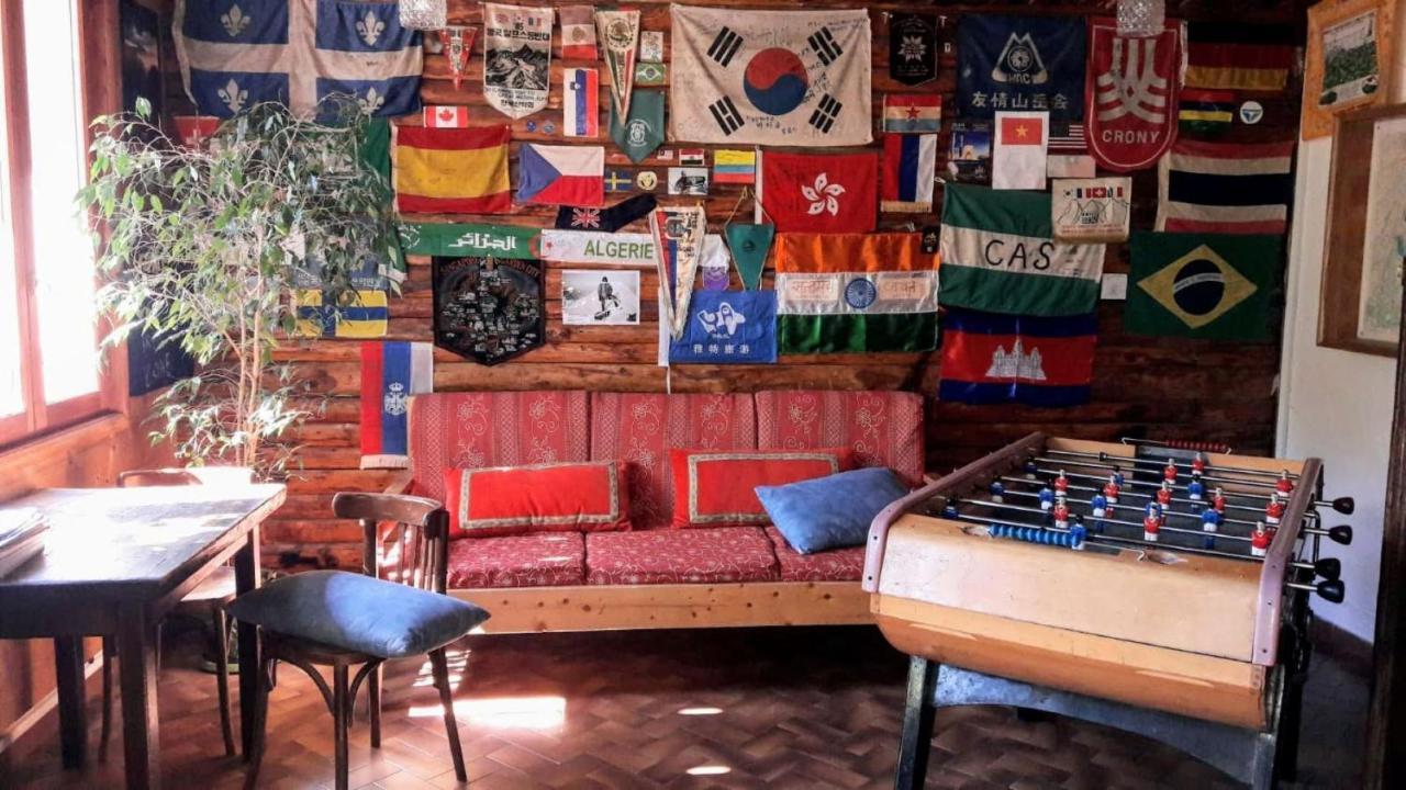 Le Chamoniard Volant Hostel Σαμονί Εξωτερικό φωτογραφία